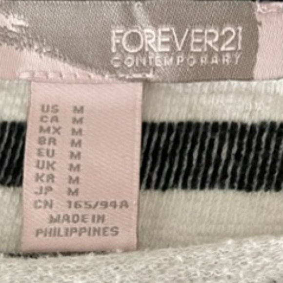 FOREVER 21 CONTEMPORARY BLACK AND WHITE STRIP SHIRT - Picture 2 of 5
